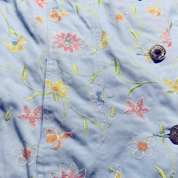 Denim & Co Baby Blue Denim Embroidered Floral Jacket 1X - Picture 2 of 5